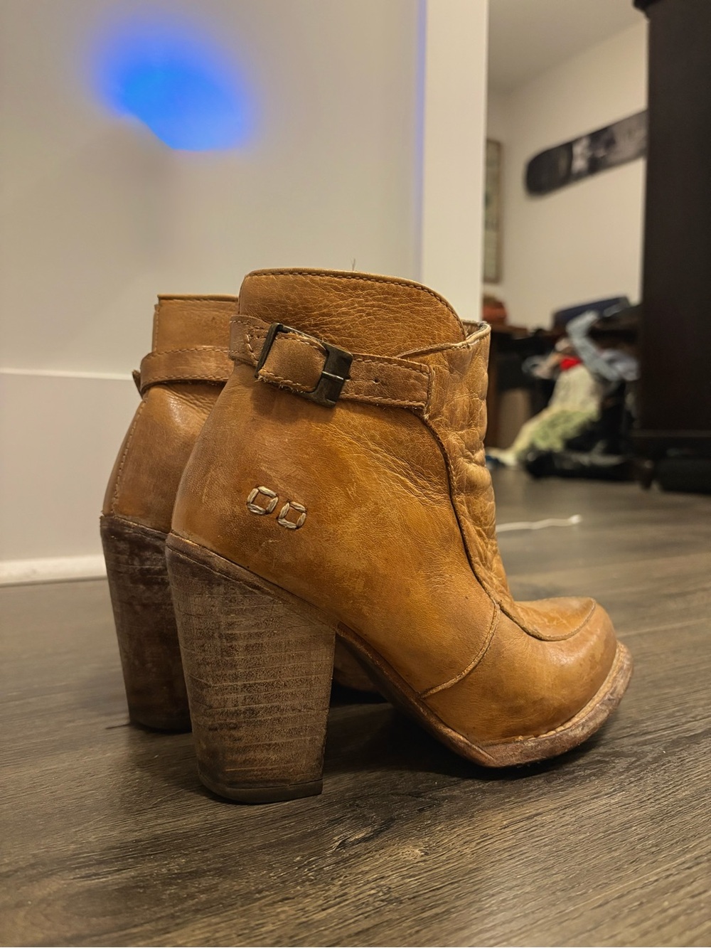 FRYE AND CO. Distressed Tan Leather Buckle Ankle Booties